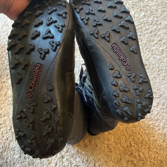 Columbia Black and Gray Quilted Boots - Picture 4 of 6